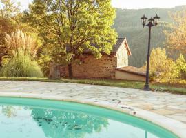Hotel foto: Detached holiday home with shared swimming pool in a marvellous nature reserve