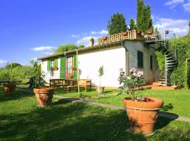 호텔 사진: Cozy Holiday Home in Sienna Italy with Pool