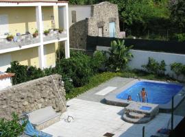 Hotel fotoğraf: Quaint Holiday Home in Barano d'Ischia Pool