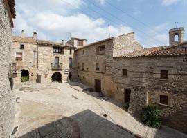 A picture of the hotel: Cozy Castle in Montfalco Murallat with Garden