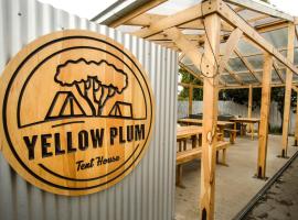 Camping Yellow Plum, hotel in Puerto Natales