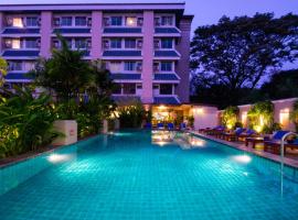 萨库查广场酒店，位于清迈的酒店