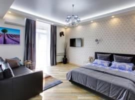 Fotos de Hotel: Azbuka Apartment on Babushkina 52