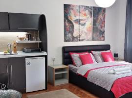 The House Apartments & Guest Rooms, hotel in Ohrid