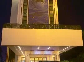 Gemini Continental, Hazratganj