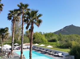 Hôtel Restaurant Les Chasseurs، فندق في Marine de Pietracorbara