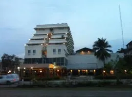 Paradorn Inn, hotel in Chumphon