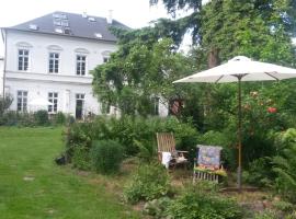 Hotel fotoğraf: Ferienwohnung in alter Landvilla