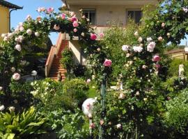 Фотография гостиницы: La Casa Delle Rose - A 10 minuti da Forte dei Marmi