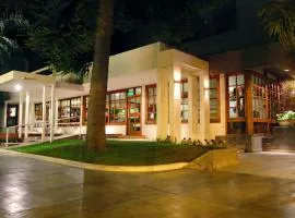 Hotel Libertador, hótel í Santiago del Estero