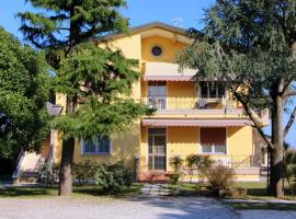 A picture of the hotel: Appartamenti Giardino al Mare