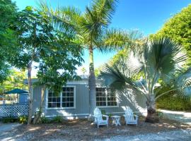 Seahorse Cottages - Adults Only, hotel in Sanibel