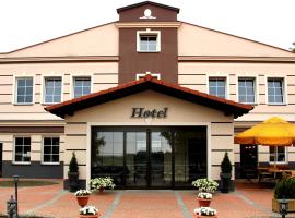 A picture of the hotel: Hotel Stajnia Wolica