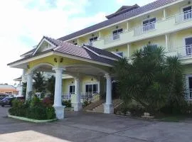 Monrawee Pavilion Resort
