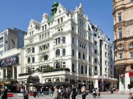 A picture of the hotel: Premier Inn London Leicester Square