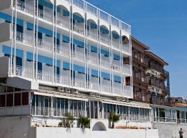 Hotel Tolo, hotel di Tolo