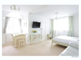 The Old Stables, hotel in Minehead