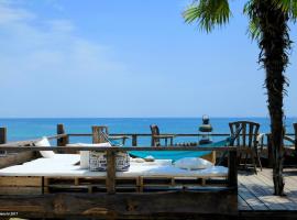 Shishikui에 위치한 호텔 PavilionSurf&Lodge