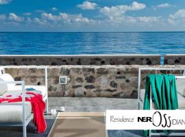 होटल की एक तस्वीर: NerOssidiana sul mare di Lipari