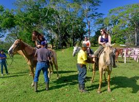 酒店照片: Banana Bank Lodge & Jungle Horseback Adventures