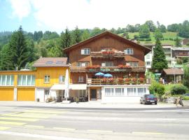 A picture of the hotel: Hotel Alpina