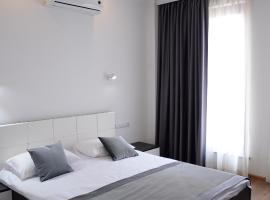 Guest House Gantiadi, ξενοδοχείο στο Μπατούμι