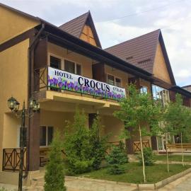Hotel Crocus, hotel em Bosteri