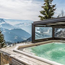Hôtel Le Grand Chalet, hotel u gradu Lezen