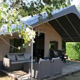 Country Camp camping Nommerlayen, hotelli kohteessa Nommern