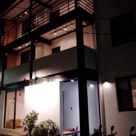 Donghai Cottage Backpack Inn Suite, hotel en Longjing