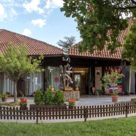 Motel Stari Hrast, khách sạn ở Markovac