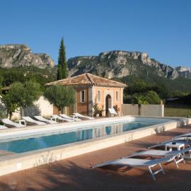 La Ferme Rose-Hôtel de Charme: Moustiers-Sainte-Marie şehrinde bir otel