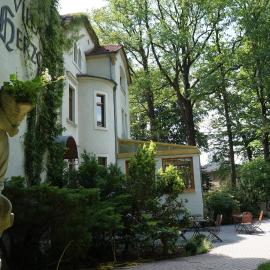 Hotel Villa Herzog, hotel v Drážďanoch