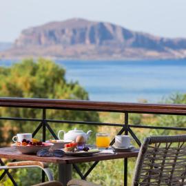 Iris Beach Hotel, hotel v mestu Monemvasia