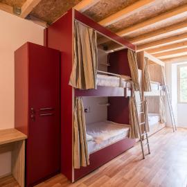Hostel Antique, hotel i Pula