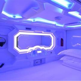 Zhuhai Dreamers Capsule Hotel, hotel di Zhuhai