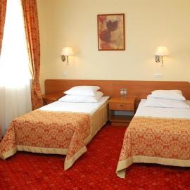 Hotel U Witaszka, hotel di Czosnów