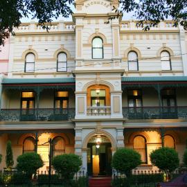 Avonmore On The Park Boutique Hotel，位于悉尼的酒店