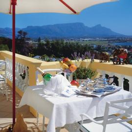 Colona Castle, Hotel in Lakeside