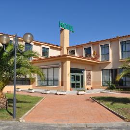 Hotel Alonso de Monroy, hotel Belvís de Monroyban