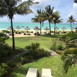 Paradise Beach Luxury Beachfront Apartment Pointe d'Esny โรงแรมในปวงต์เดส์นี