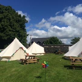 Cong Glamping, hotel v destinaci Cong