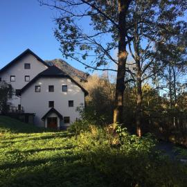 Youth Hostel Nika, hotel in Kranjska Gora