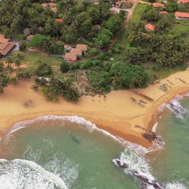 Ko-Sa Beach Resort Ltd, готель у місті Ampeni