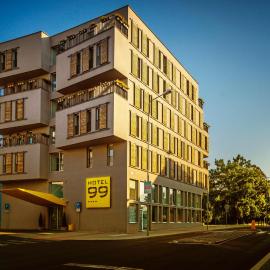 Hotel 99