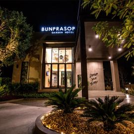 Bunprasop Garden Hotel, hotelli kohteessa Nakhon Si Thammarat