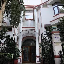 Ahuja Residency DLF Phase 2, hotel sa Gurgaon
