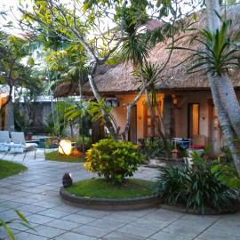 Villa Puri Ayu، فندق في سانور