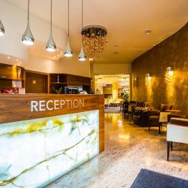 WELLNESS HOTEL LÖWE, hotel u gradu 'Piešťany'