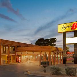 Super 8 by Wyndham El Paso Airport, hotel em El Paso